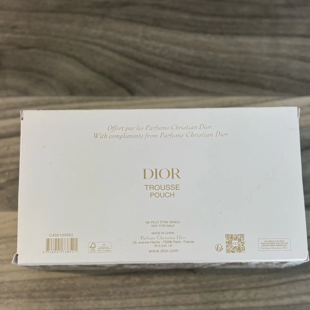 Dior Golden Sparkle Cosmetic Case with 2 Dior Pendants! NEW WITH BOX. - Picture 7 of 12